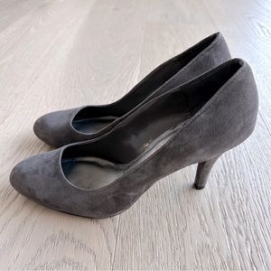 🆕 Faux Grey Suede Almond Toe Heeled Pumps